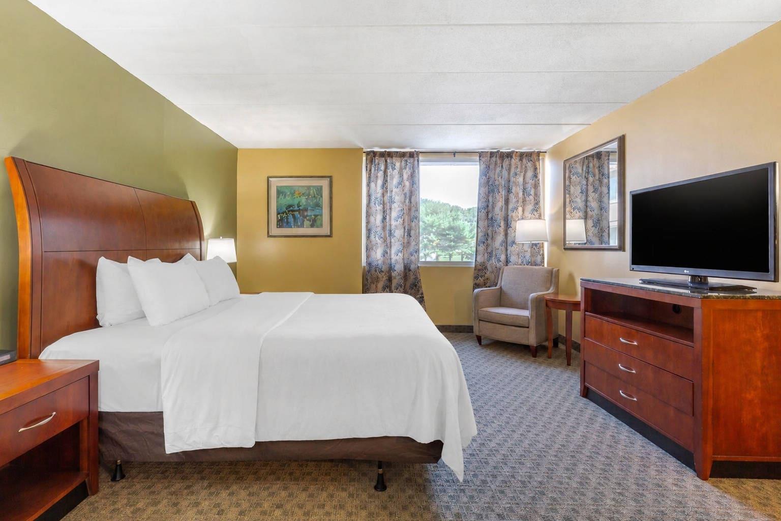 Upgrade, Suite, King Bed