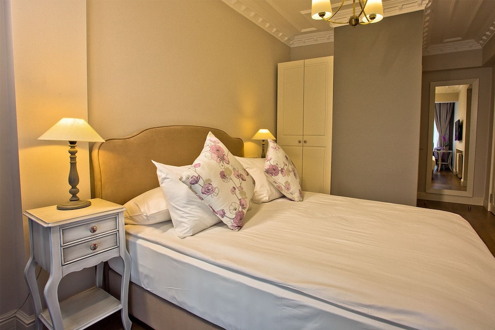 La Villa Blanche Hotel 7/21