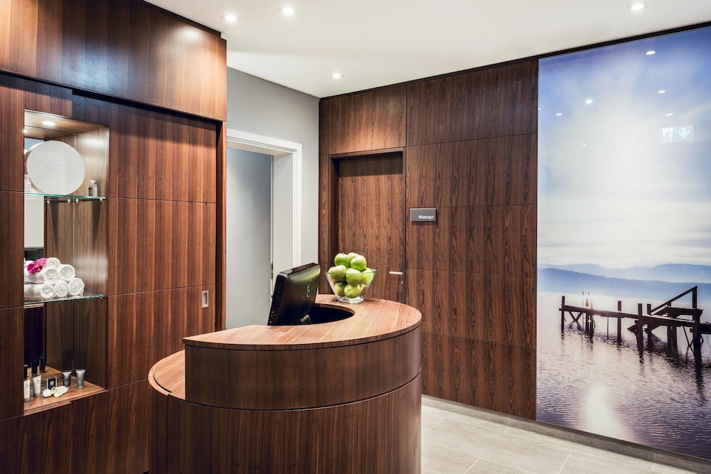 Munich Airport Marriott Hotel 8/80