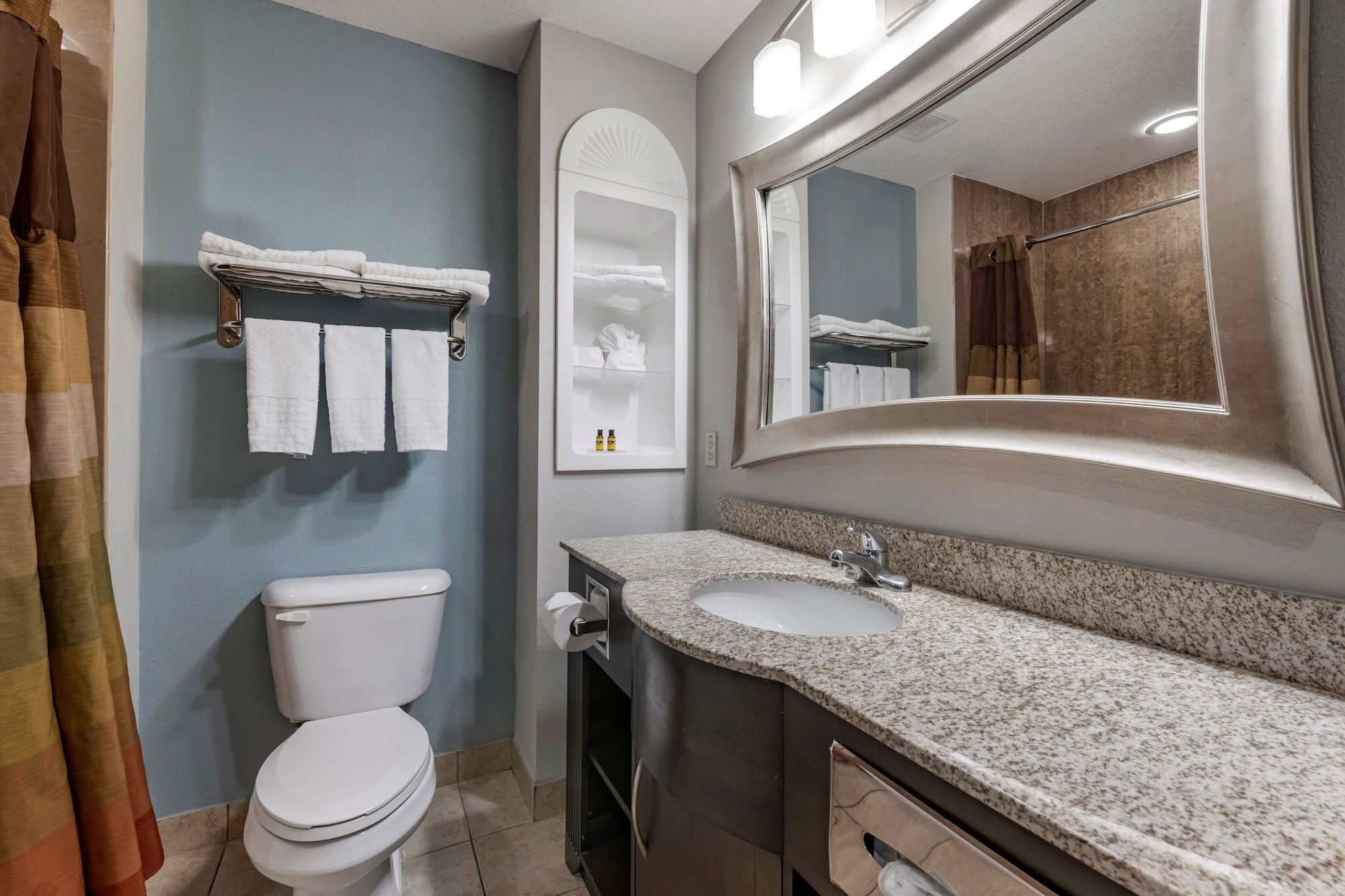 غرفة قياسية بسريرين كوين لذوي الإعاقة، Best Western Plus Bradenton Gateway Hotel 5/7