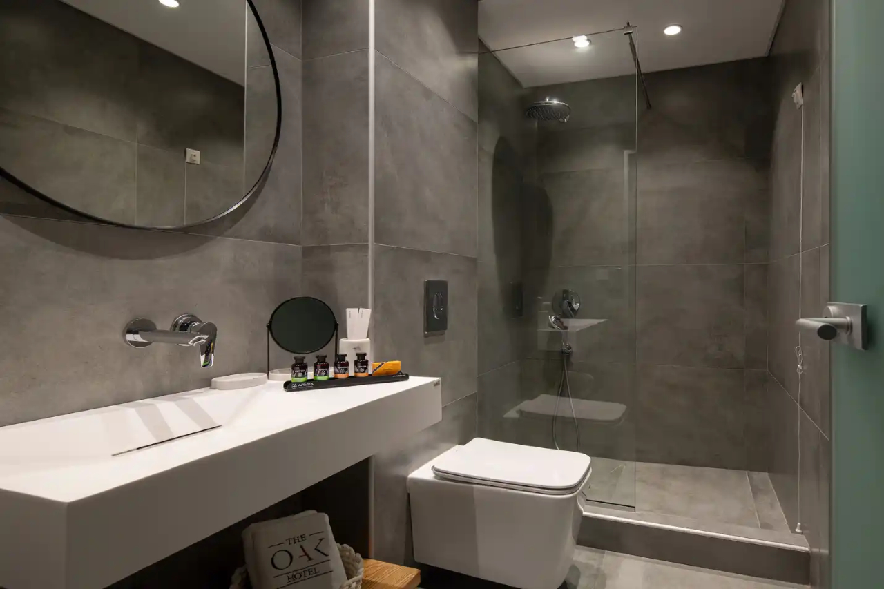 The Oak Hotel 97/101