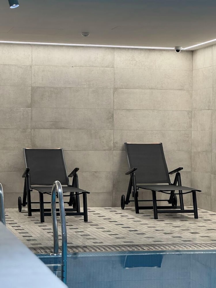 Shota Rustaveli Boutique hotel 64/68