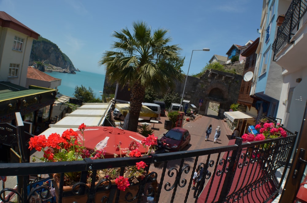 Sardinia Hotel 8/50