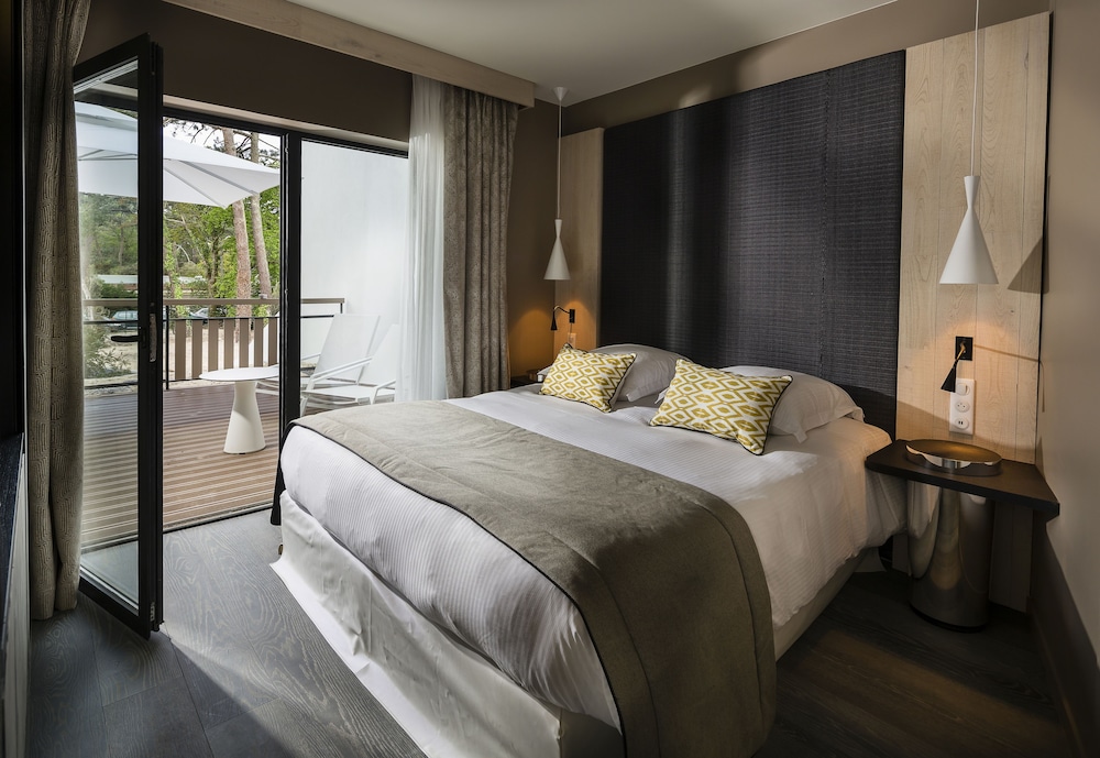 Junior Suite, King Bed, Sofa