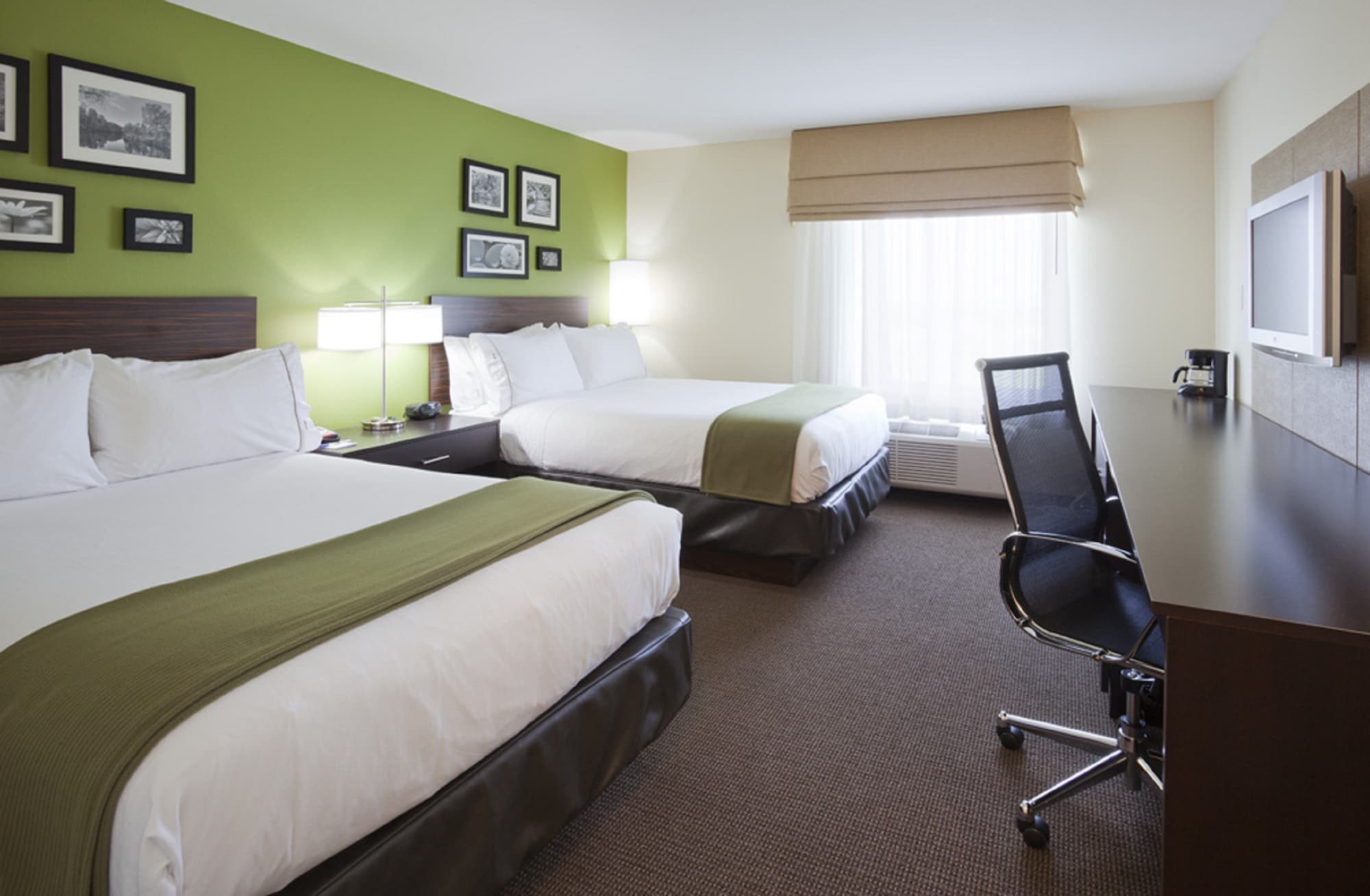 Standard, 2 Double Beds