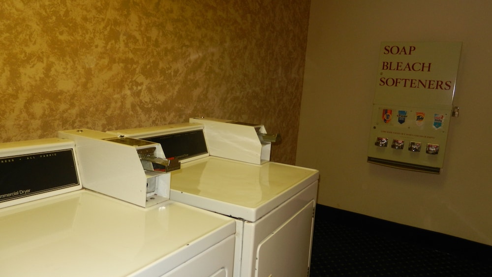 Super 8 By Wyndham Potosi 5/29