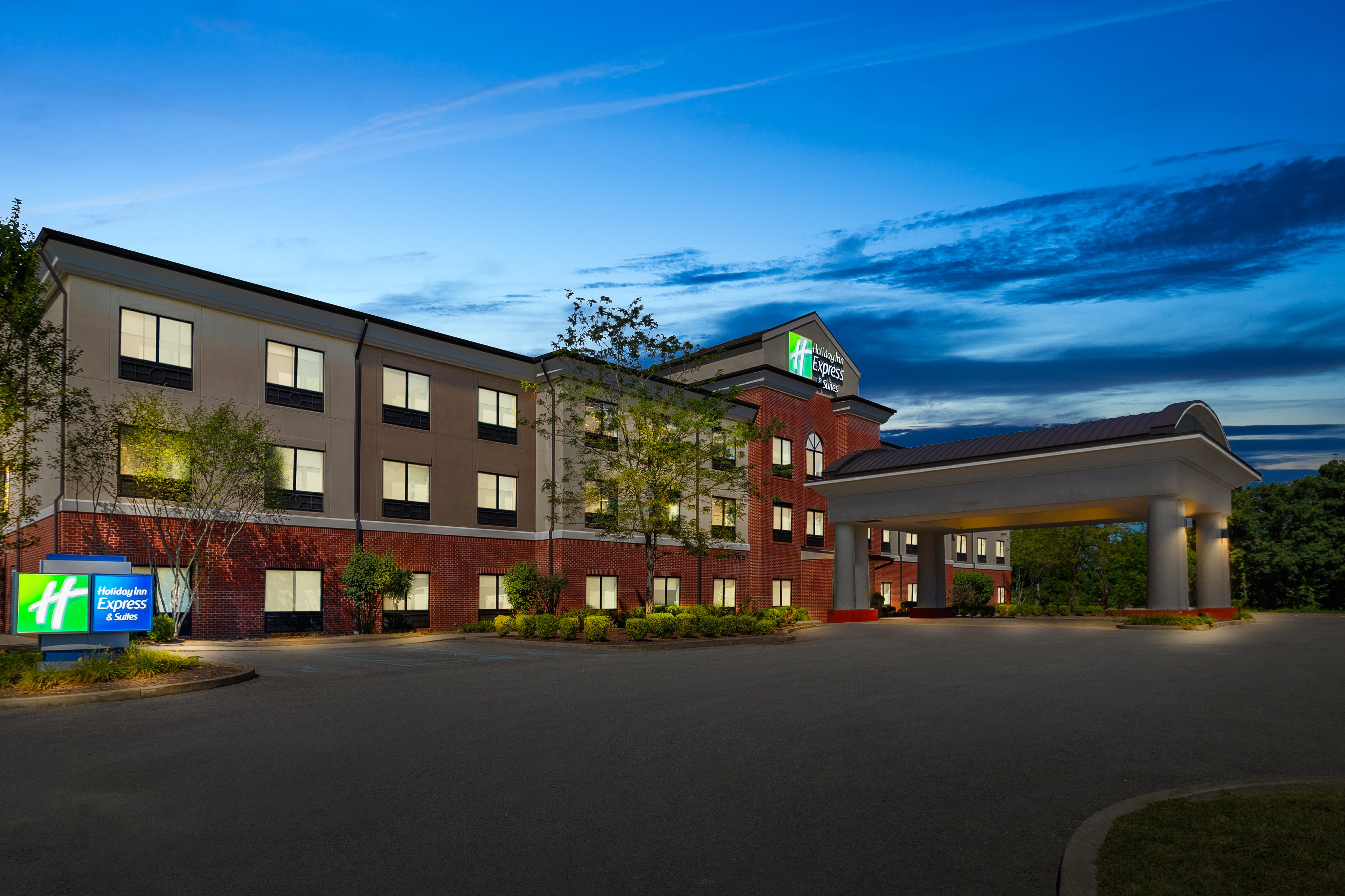 Holiday Inn Express Hotel And Suites Fairmont 6/64