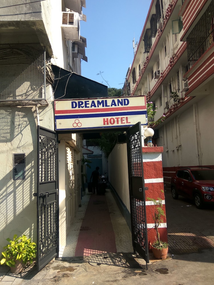 Dreamland Hotel 5/26