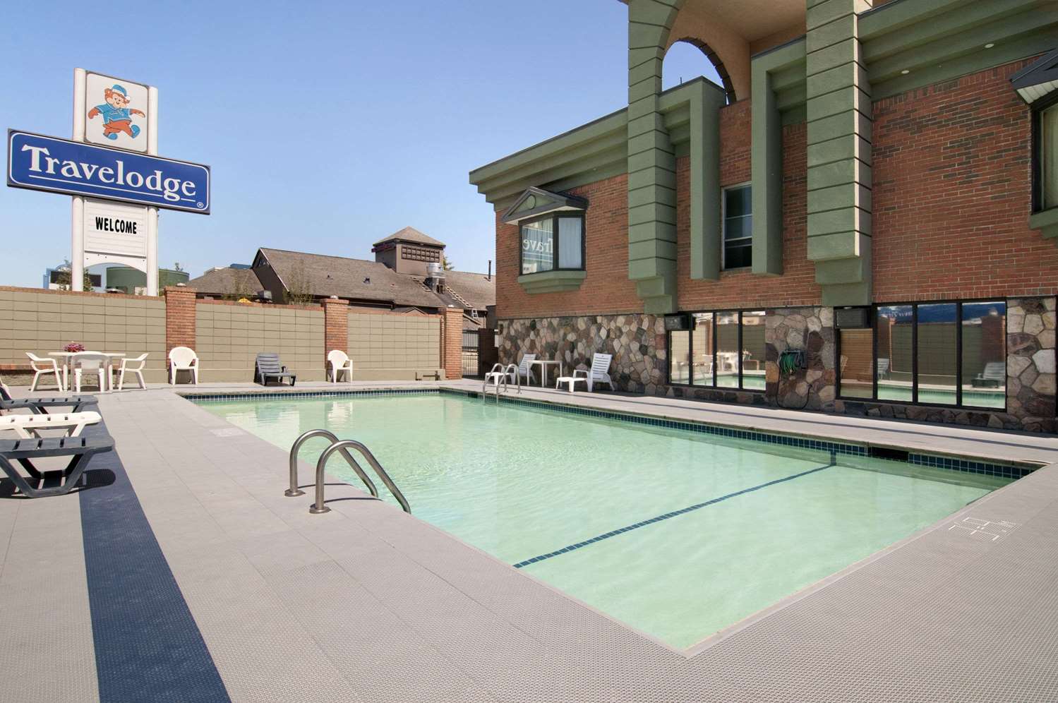 Travelodge by Wyndham Calgary South 56/63