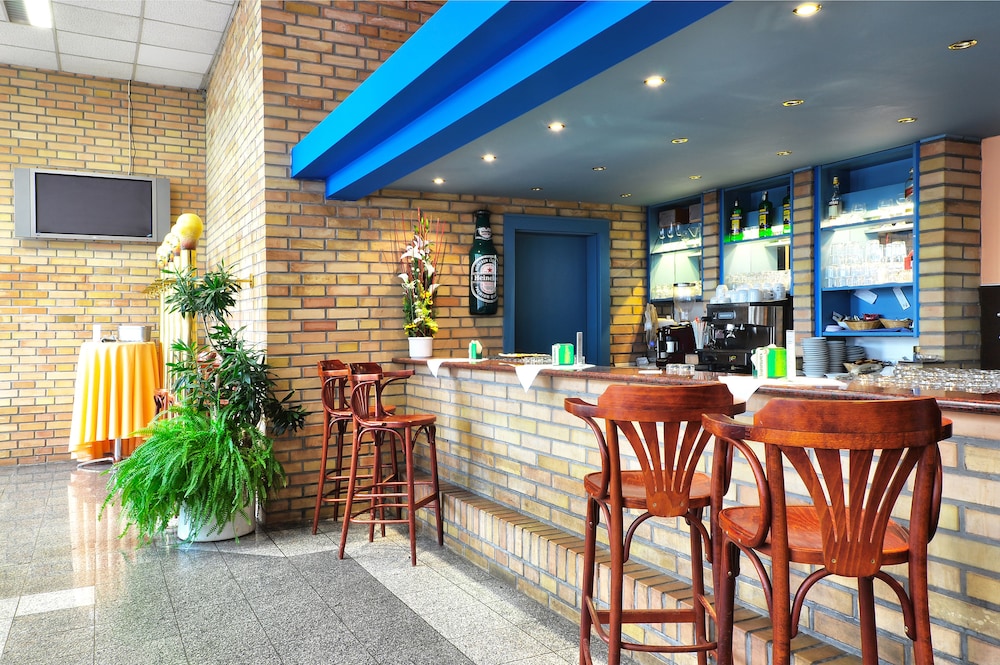 Olympik Tristar Hotel 48/64