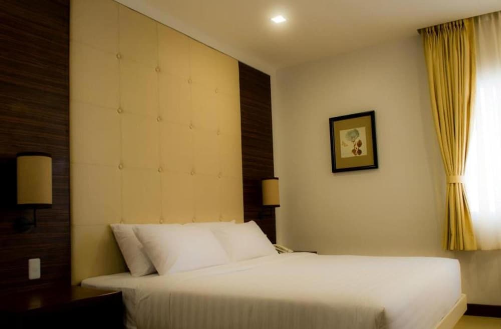 D Hotel And Suites 13/50