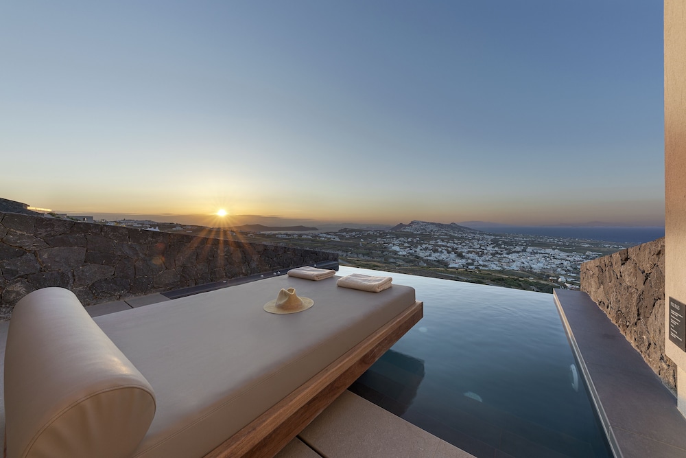 North Santorini Luxury Spa Hotel 31/50