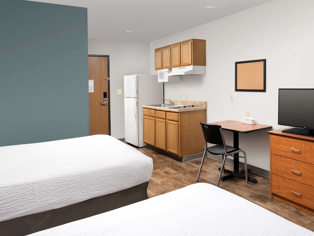 Extended Stay America Select Suites - Kalamazoo - West 26/43