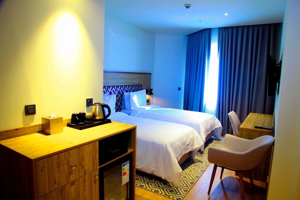Ramada Encore by Wyndham Zomin 18/41