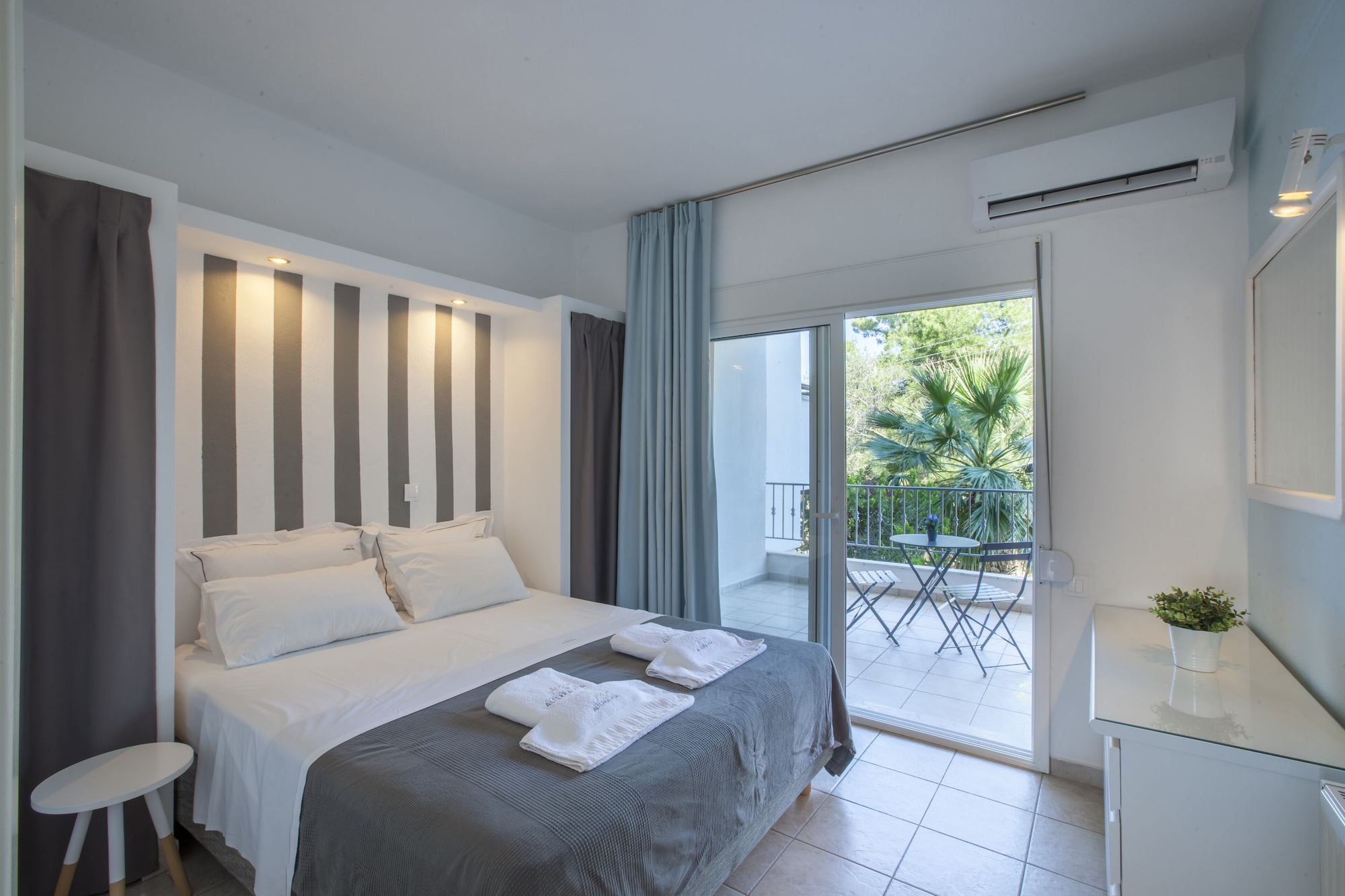 apartment, sea view