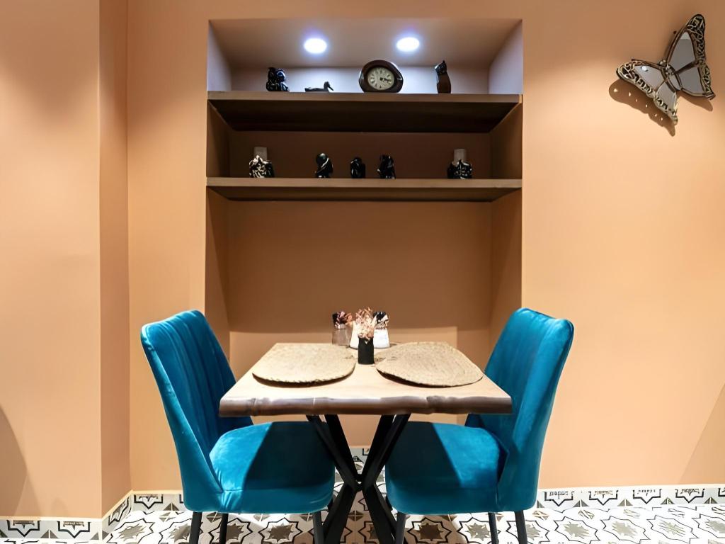 SOLO HOTEL 36/49