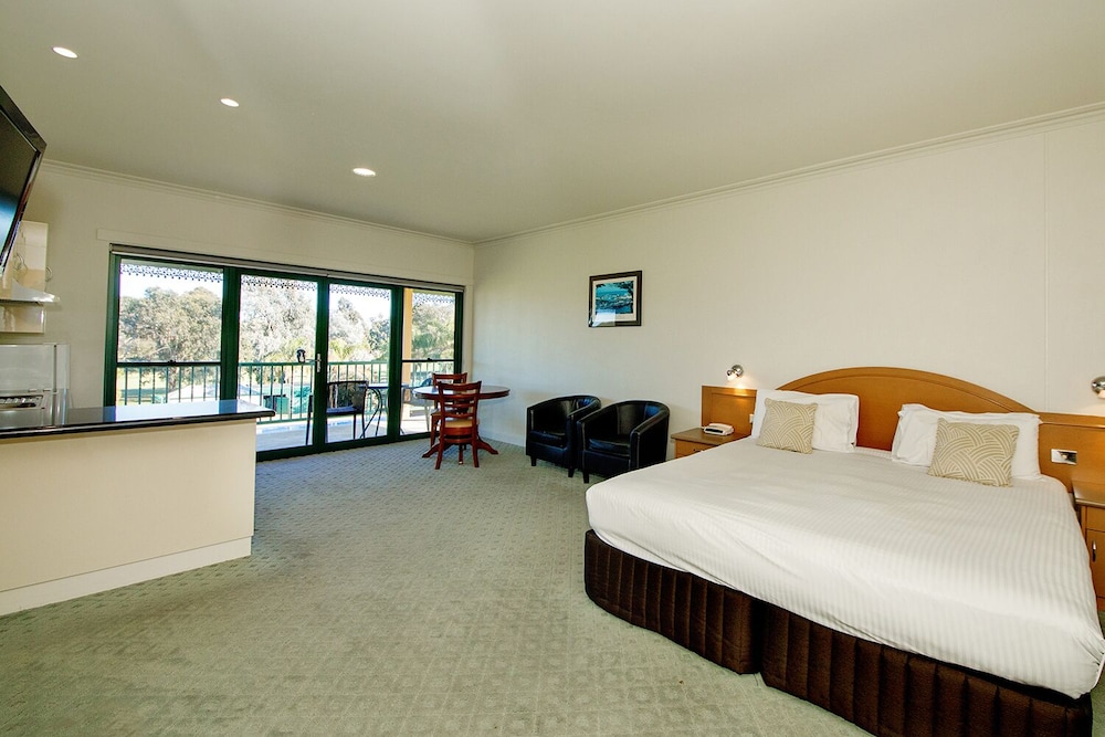 Yarrawonga Mulwala Golf Club Resort 25/86
