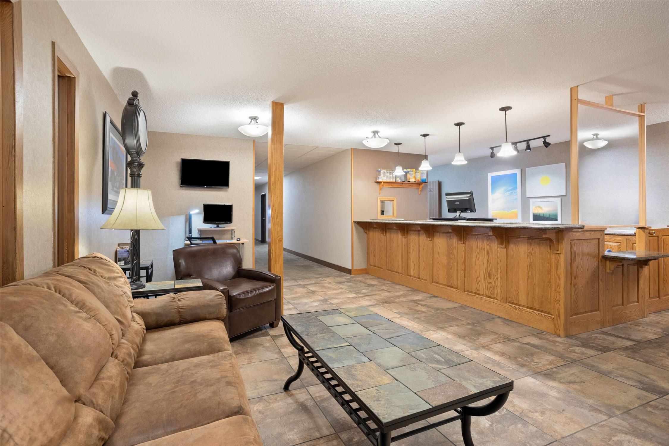 Days Inn by Wyndham Spearfish 12/38