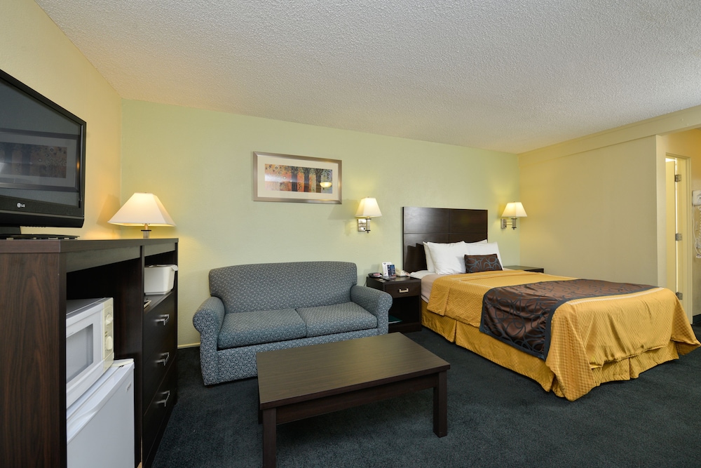 University Inn Suites 16/50