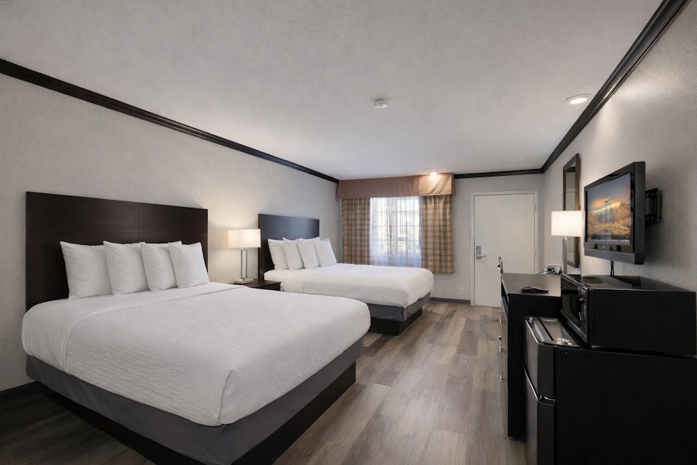 Discovery Inn 22/56