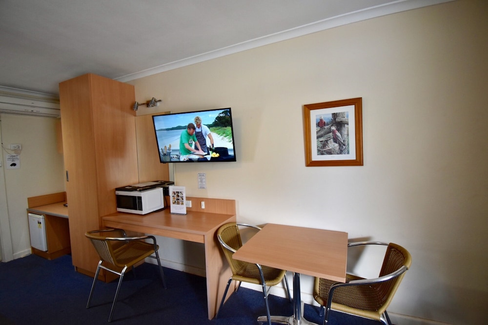 Townhouse Motel Cowra 40/56