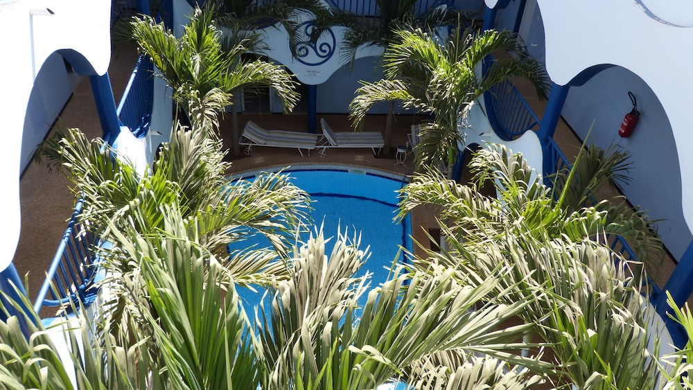L Hacienda 17/30