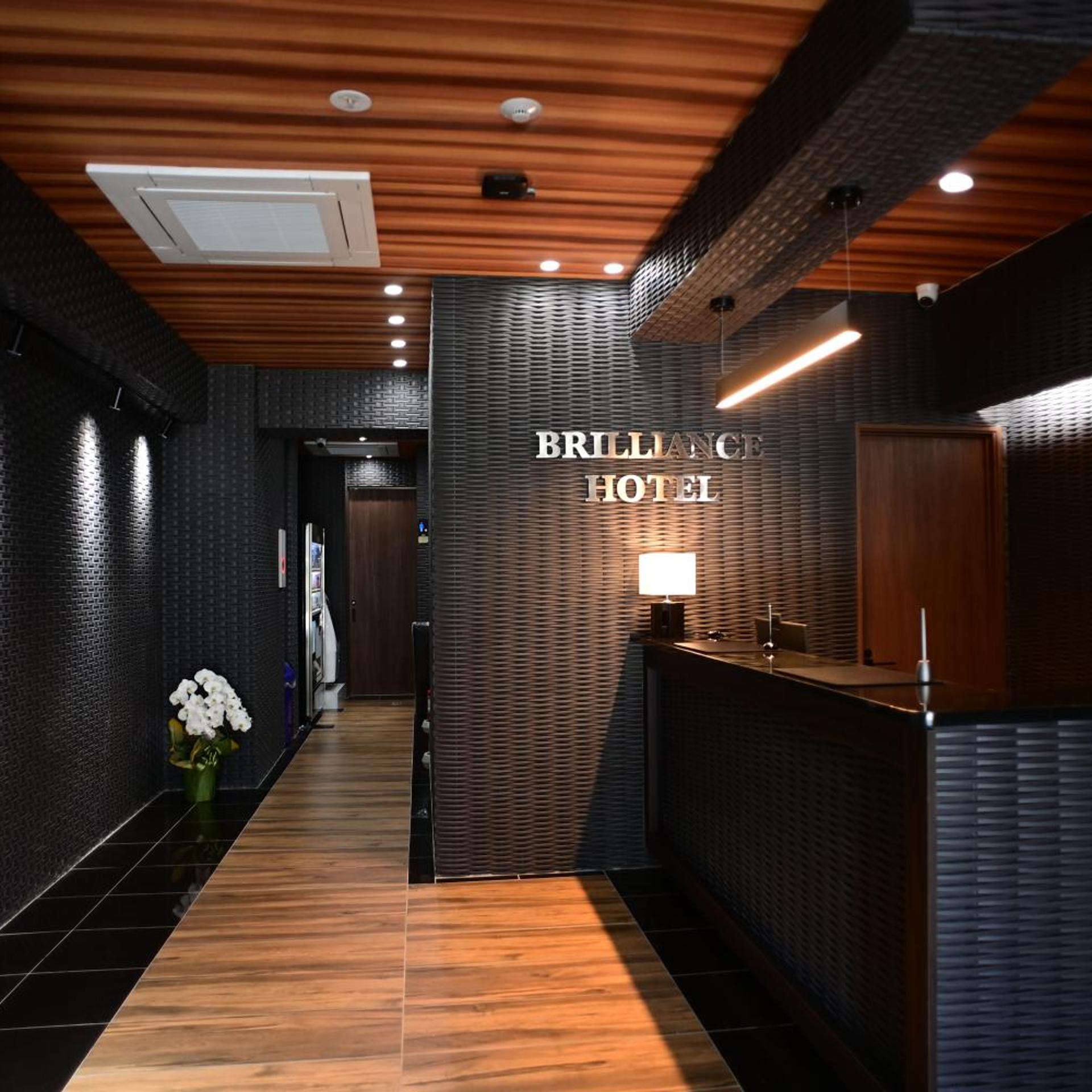 Brilliance Hotel 25/29