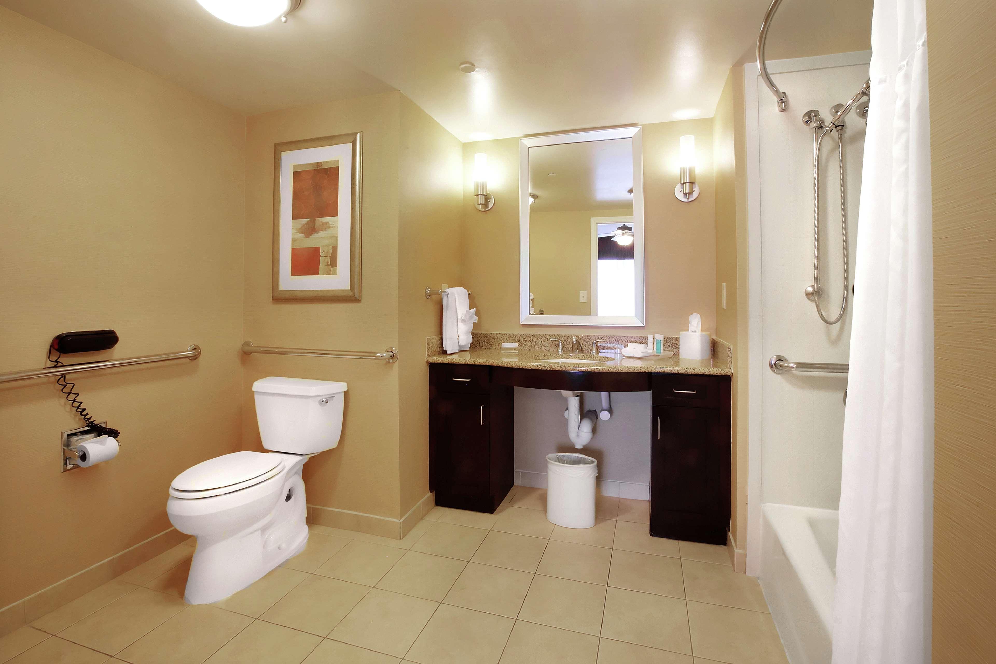 Suite, 1 King or 2 Queen Beds
