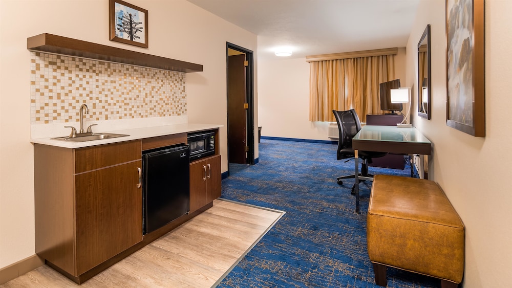 Best Western Plus Portland Airport Hotel & Suites 16/41