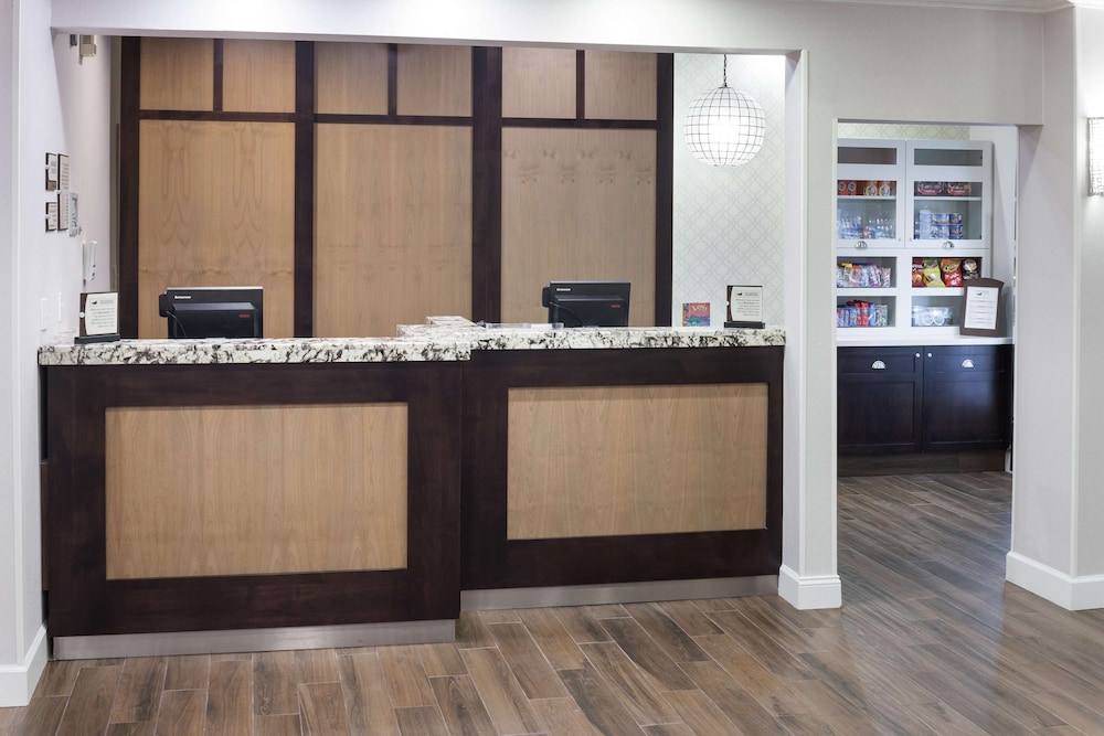 Homewood Suites by Hilton Tukwila 10/43