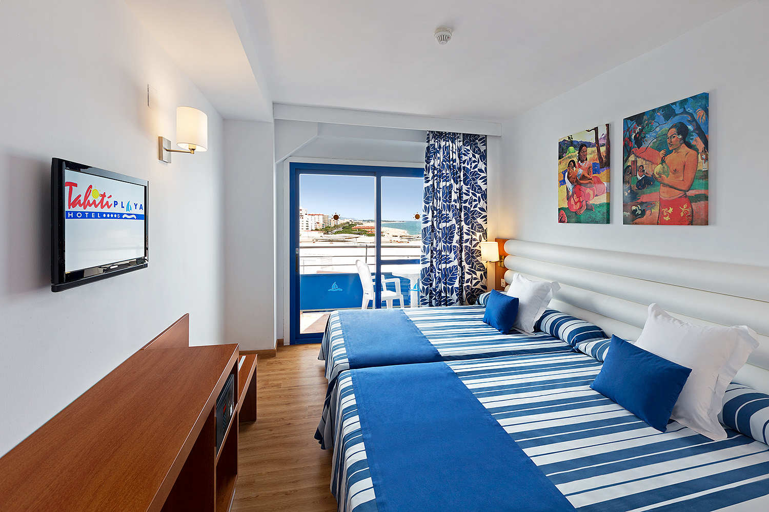 Superior, Double or Twin Bed, Lateral Side Sea View