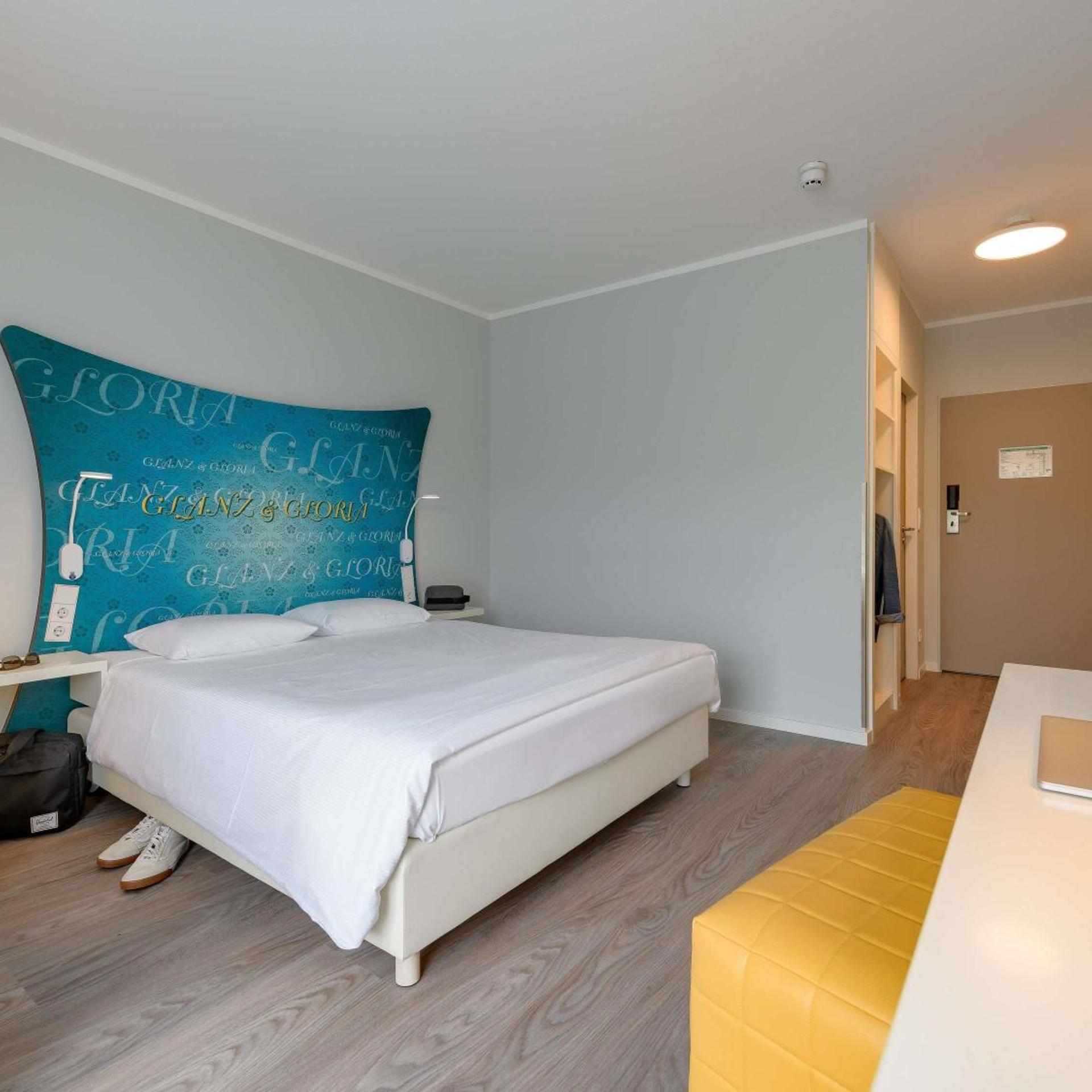 غرفة سوبيريور بسرير كينج بإطلالة على النهر، ibis Styles Regensburg 2/10