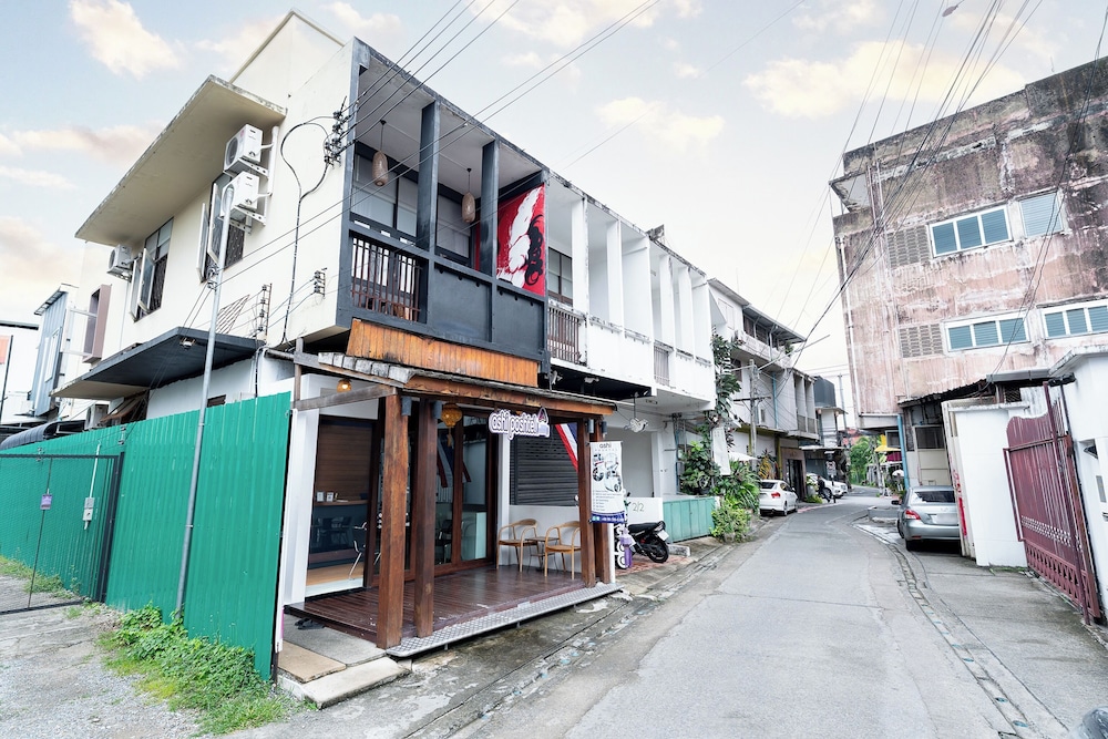 Ashi Hostel 65/73