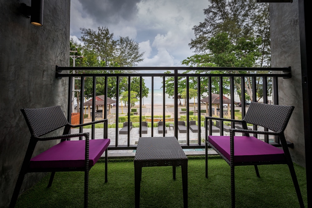Maneetel Krabi Beachfront 35/50