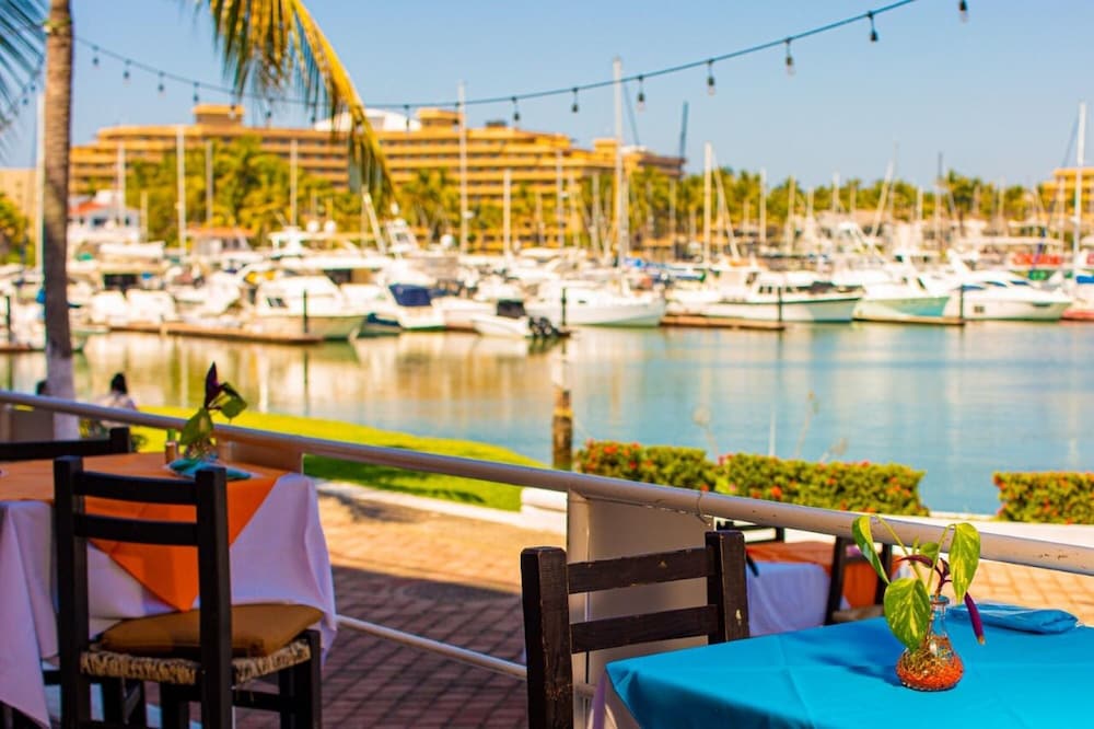 Hotel Boutique Marina Banderas 38/50