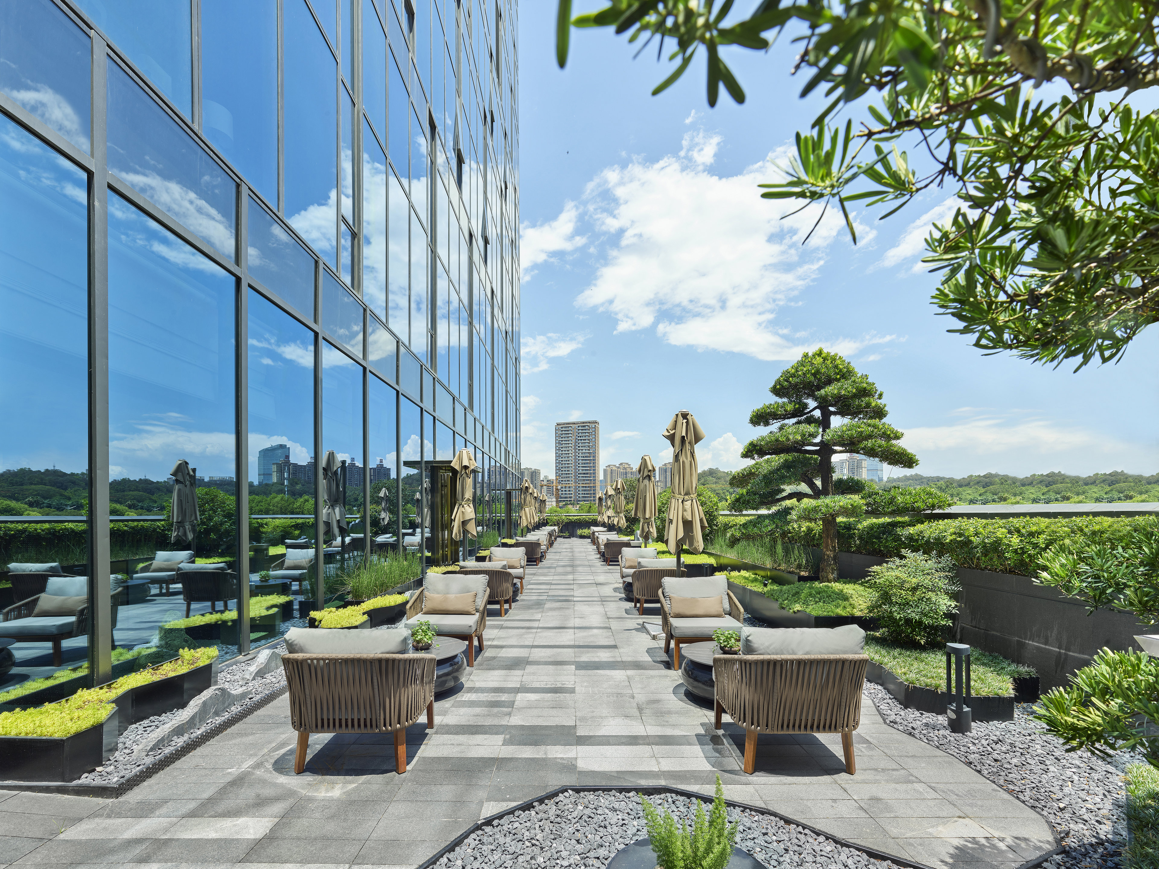 Intercontinental Dongguan 72/76