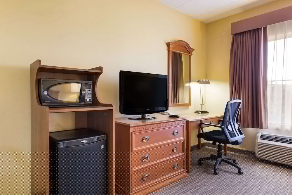 Quality Inn & Suites CVG Airport 27/30