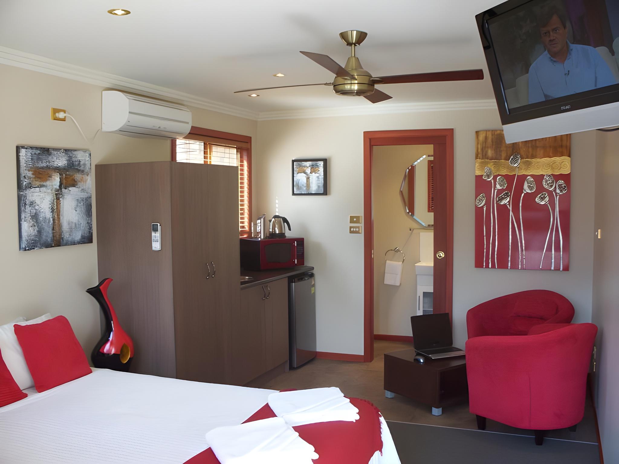 Boutique, Chalet, Studio