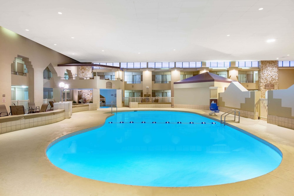 Ramada by Wyndham Midtown Grand Island 3/30