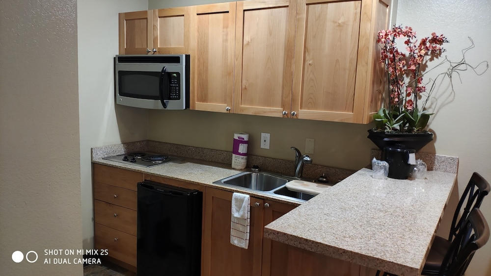 Baymont by Wyndham Yakima Riverfront 44/51