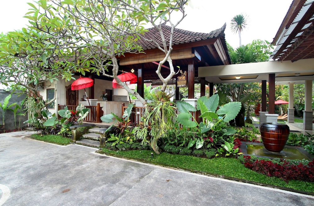 Putri Ayu Cottages 3/63