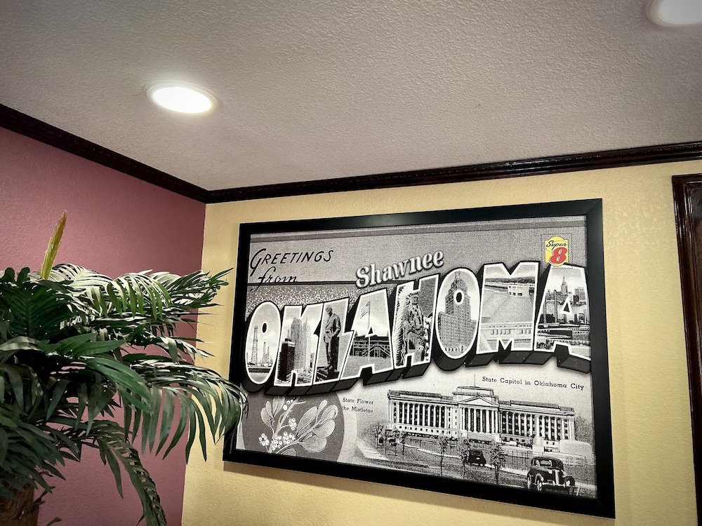 Super 8 By Wyndham Shawnee 31/48