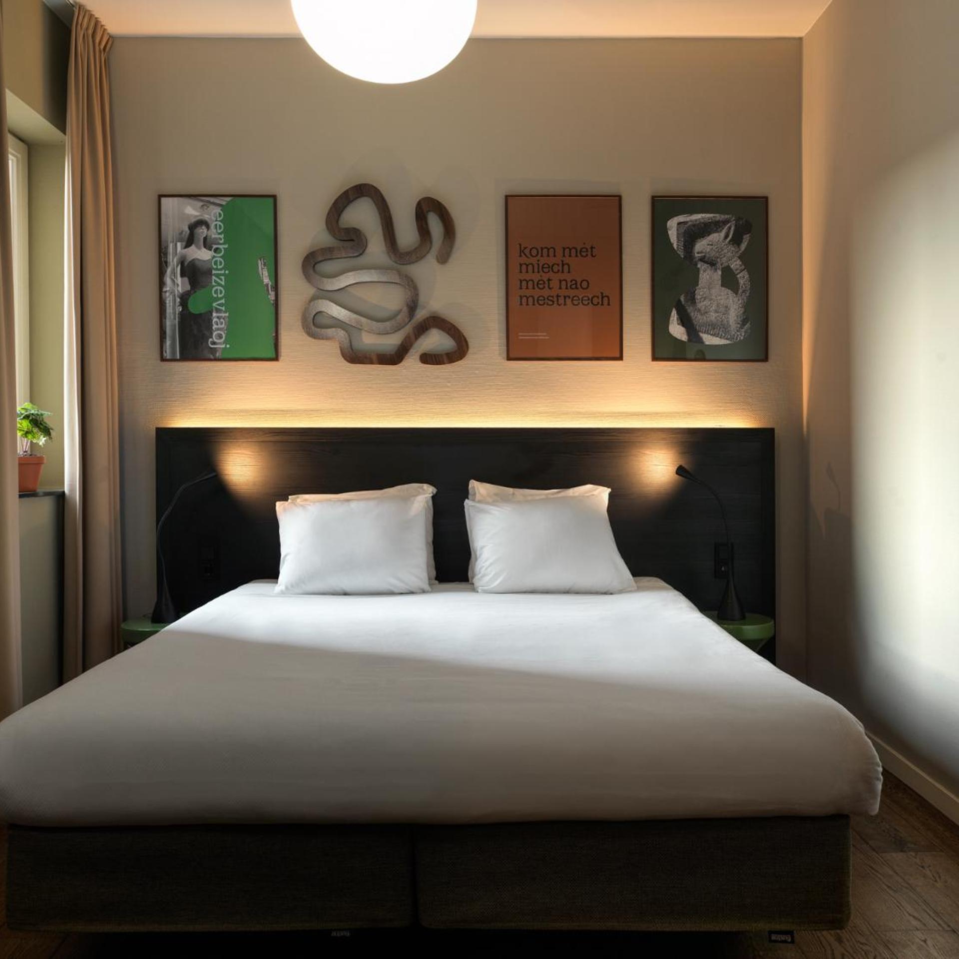 Medium, Double Bed