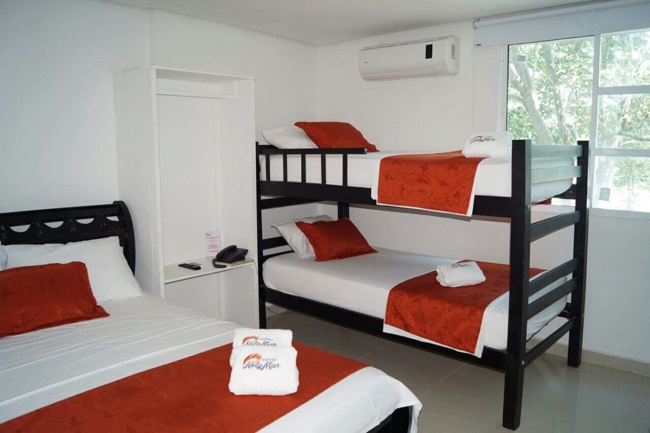 ROOM, QUADRUPLE