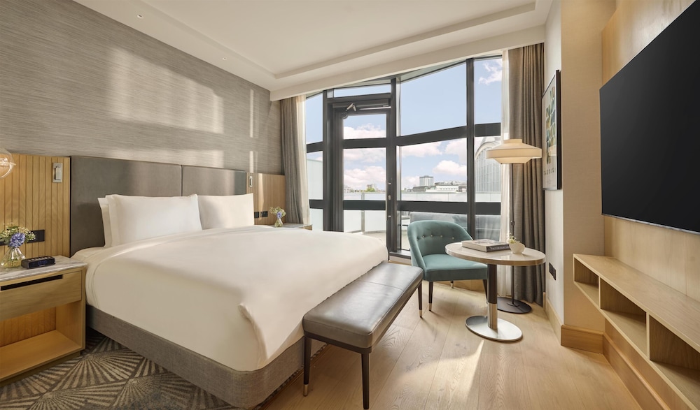 غرفة بسرير كينج في طابق مرتفع، Hyatt Regency London Olympia 6/8