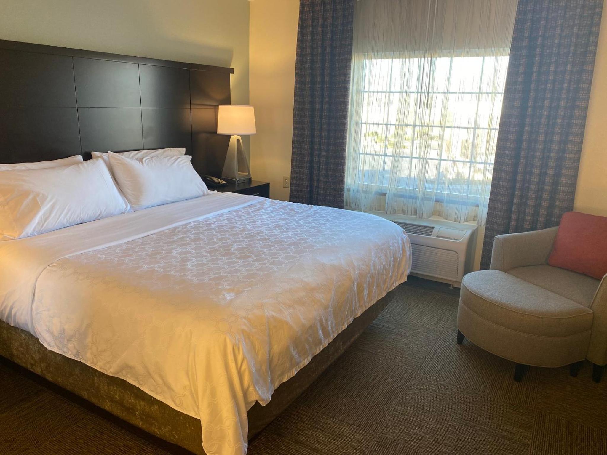 جناح ديلوكس بسرير كوين بغرفة نوم واحدة، Staybridge Suites Great Falls 2/6