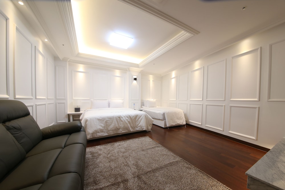 Bentley Hotel Chungjang 15/38