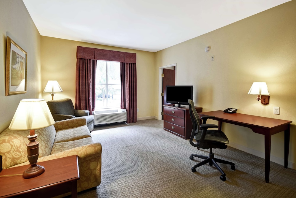 Hampton Inn Suites Charleston West Ashley 34/56