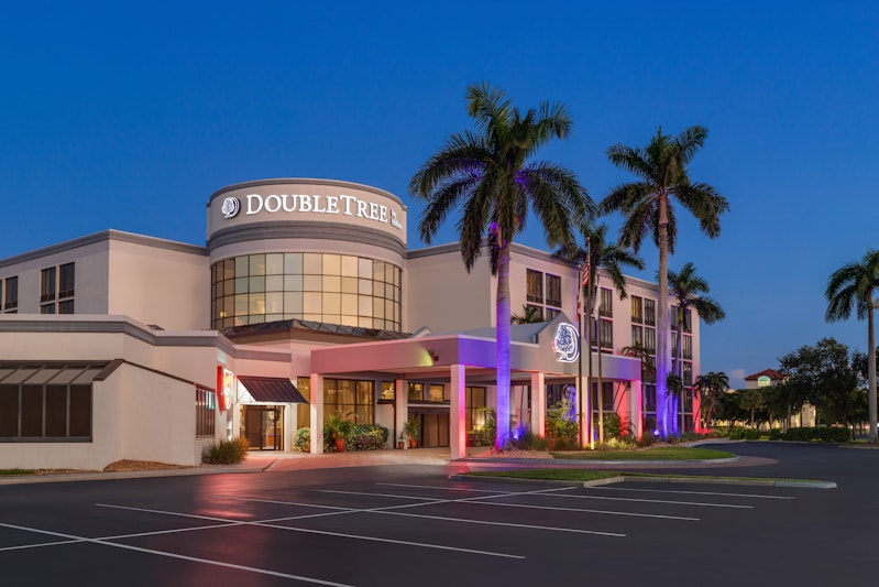 DoubleTree by Hilton Fort Myers at Bell Tower Shops 2/53