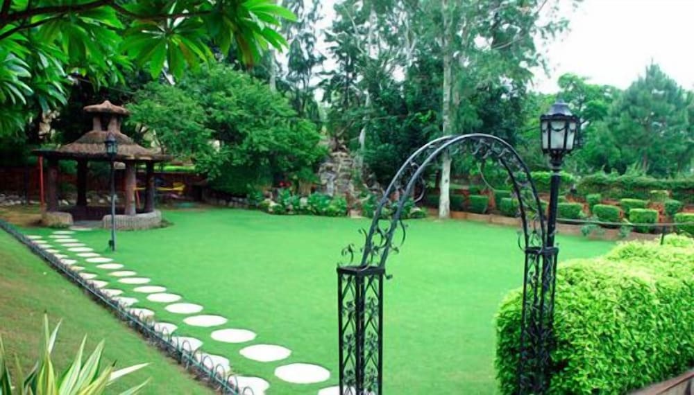 ASHOK COUNTRY RESORT 14/19
